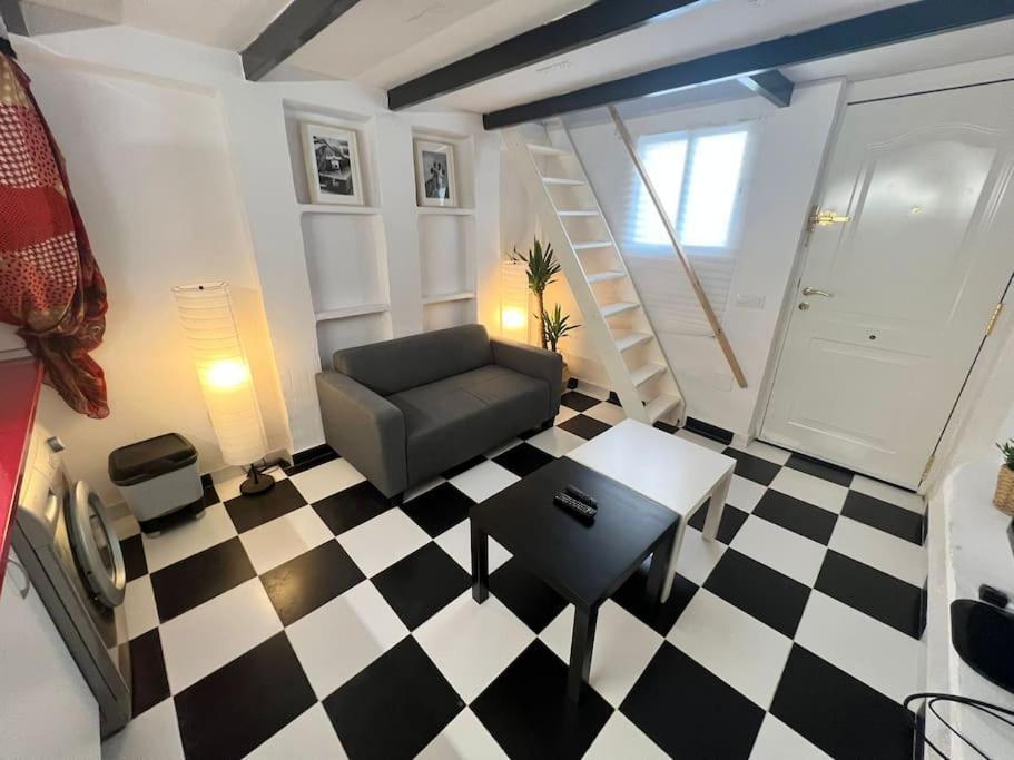 At Street Level 20 Min From Sol-piern Apartment *